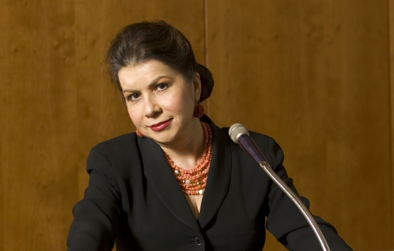 "كارمن راينهارت"