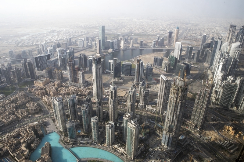 من قمة برج خليفة... وكأنك في طائرة!