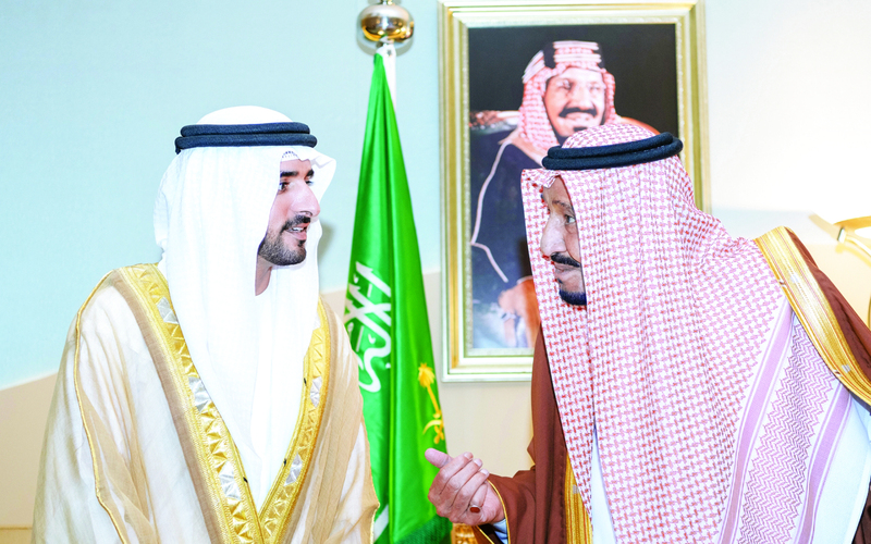 "خادم الحرمين الشريفين مستقبلاً حمدان بن محمد | تصوير : علي عيسى"