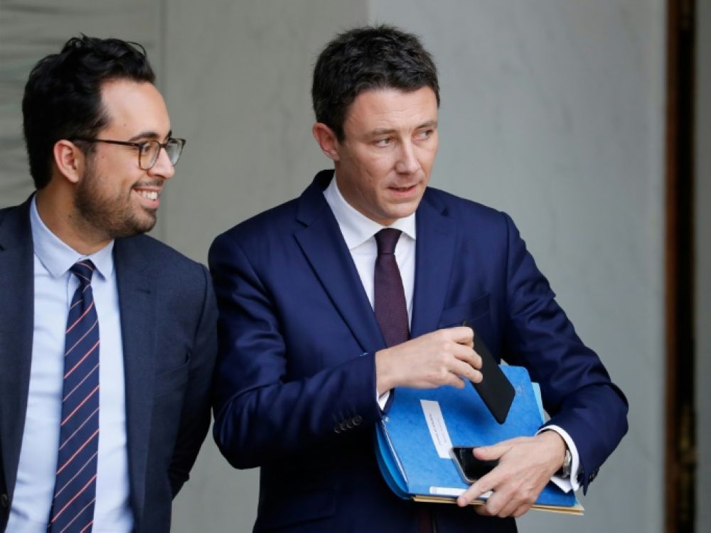 استقالة وزيرين فرنسيين لخوض انتخابات منصب عمدة باريس