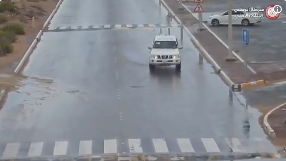 شرطة أبوظبي تنشر فيديو تحذيرياً لاستعراضات خطرة في الشوارع