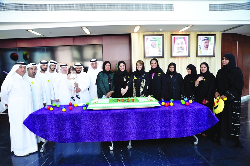 "سعيد عبدالغفار يتوسّط المكرمين | البيان"