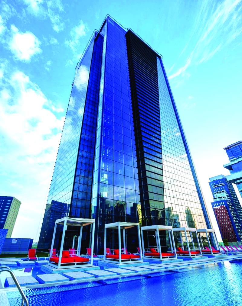 "مبنى «قنال سنترال» في دبي | البيان"