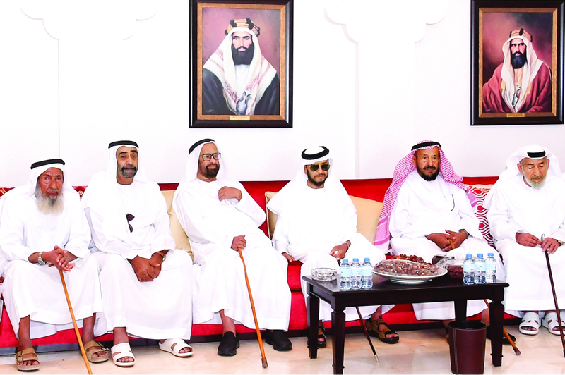 سلطان بن زايد والشيوخ يعزون بوفاة منصور آل سالمين