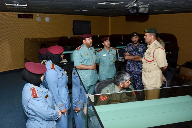 شرطة الفجيرة تطّلع على إدارة عمليات شرطة دبي