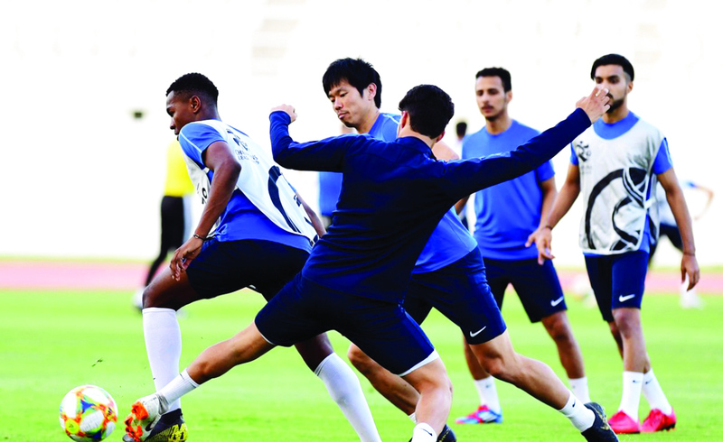 "جانب من تحضيرات العين للمباراة | البيان"