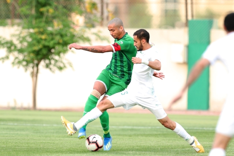 اتحاد الكرة يناقش مسابقات المراحل مع الأندية
