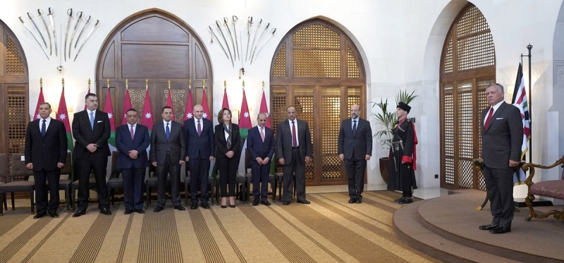 8 وزراء جدد يؤدون اليمين أمام العاهل الأردني