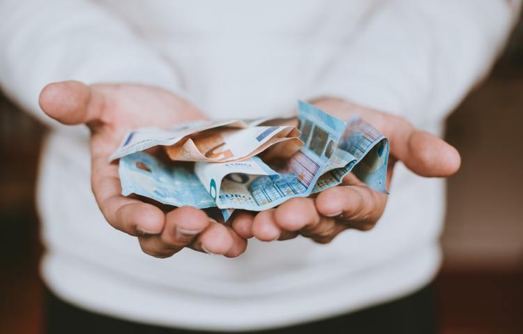 2250 دولاراً لمن يفك نقشاً
