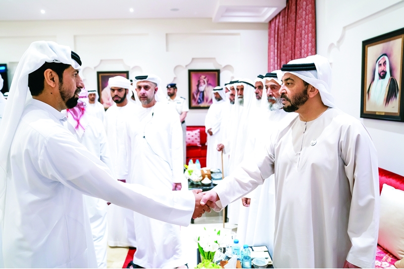 حمدان بن زايد يستقبل المهنئين برمضان