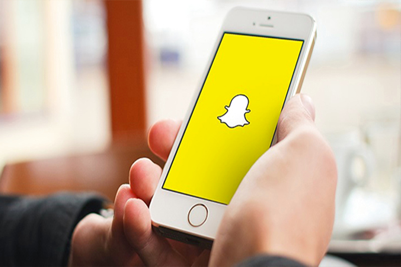 موظفو «سنابشات» يتجسسون على المستخدمين