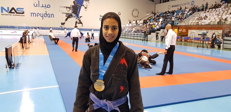 "شمسة العامري"