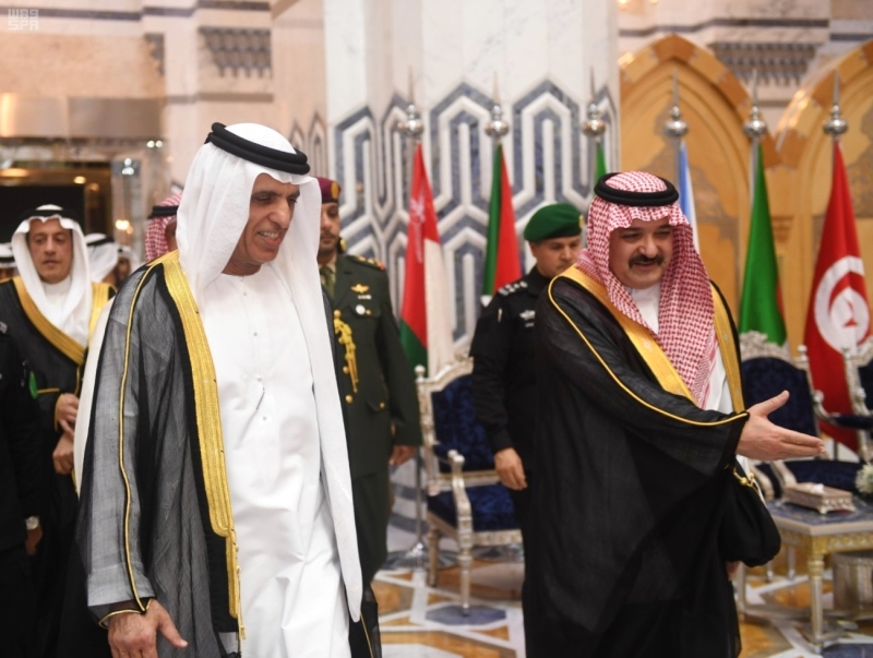 "سعود بن صقر لدى وصوله جدة أمس | واس"