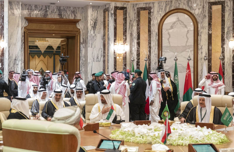 "محمد بن زايد خلال قمة مجلس التعاون بحضور منصور بن زايد وأنور قرقاش | وام"