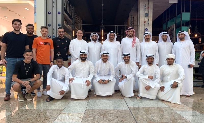 "محمد أحمد المري يحتفل بفريق كرة قدم الصالات بشباب الأهلي | البيان"