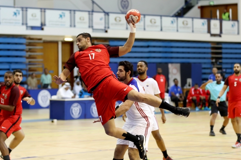 "نهائي سابق لكأس السوبر لكرة اليد بين شباب الأهلي والشارقة | البيان"