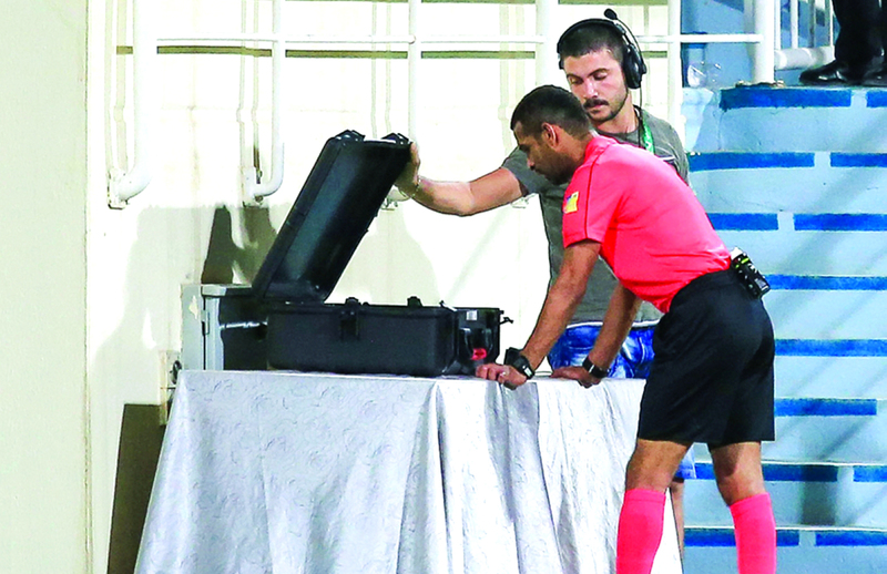 «تقنية الفيديو» أنقذت التحكيم في الموسم الأخير