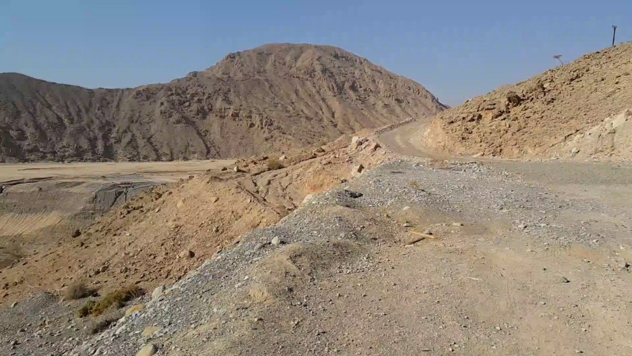 إنقاذ مواطنين علقا في قمة جبل وادي البيح