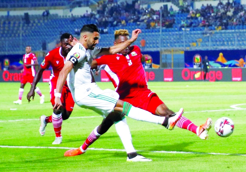 "منتخب الجزائر يعول على تألق محرز | رويترز"
