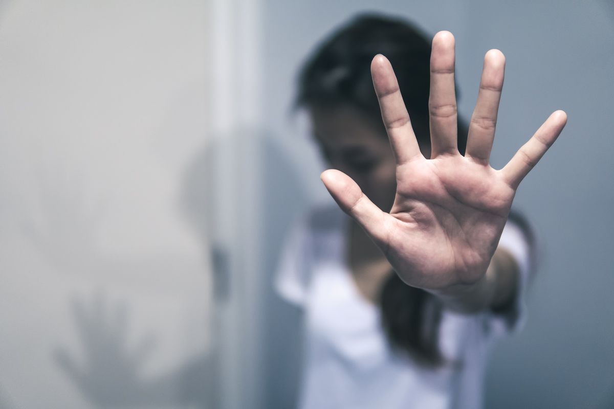 قدمت تسجيلاً يكشف تحرش مديرها بها .. فحصل على ترقية