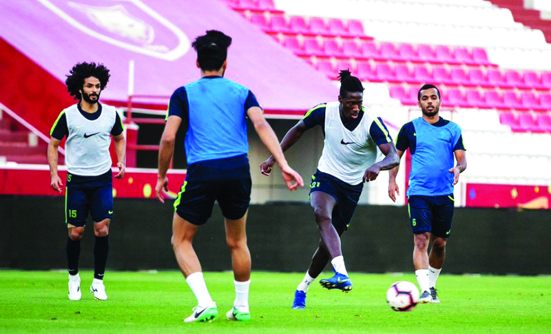 "جانب من تدريبات الفريق | البيان"