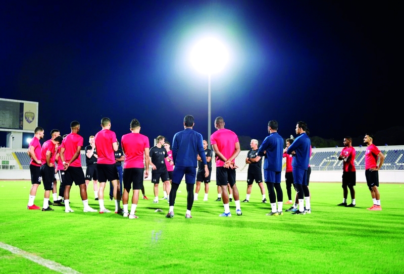 "من تدريبات فريق العين استعداداً للموسم الجديد | البيان"