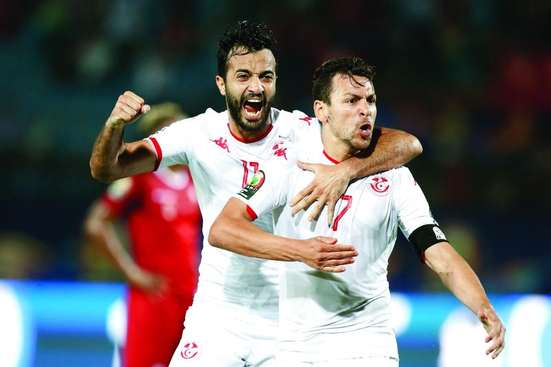 "فرحة تونسية بالتأهل إلى المربع الذهبي لكأس أفريقيا | أ ب"