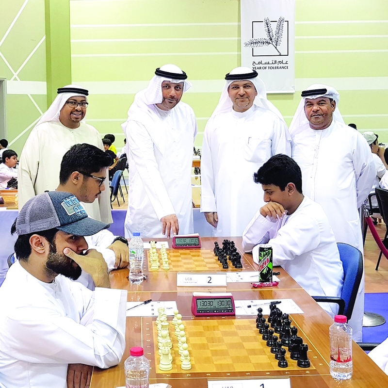 "عيسى هلال خلال افتتاحه الجولة السابعة لبطولة الإمارات للشطرنج | البيان"
