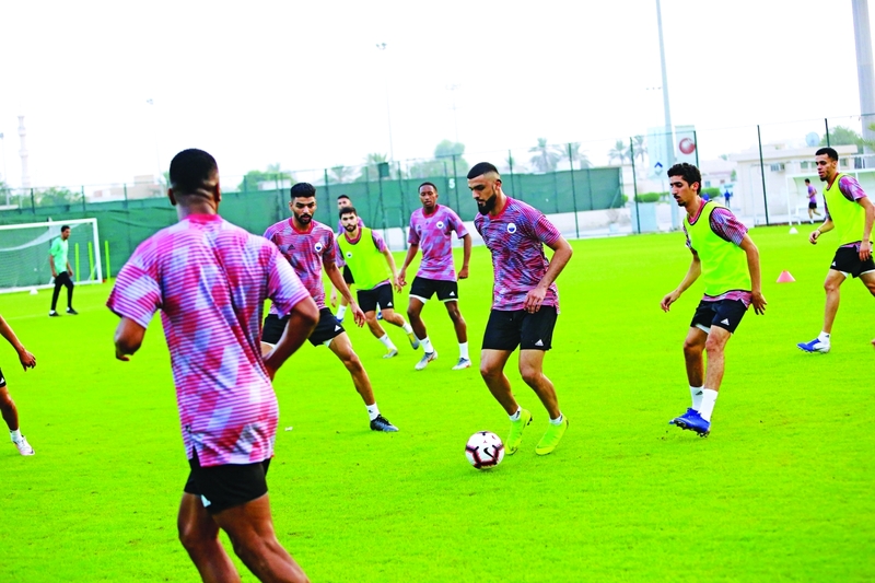"جدية في تدريبات الشارقة | البيان"