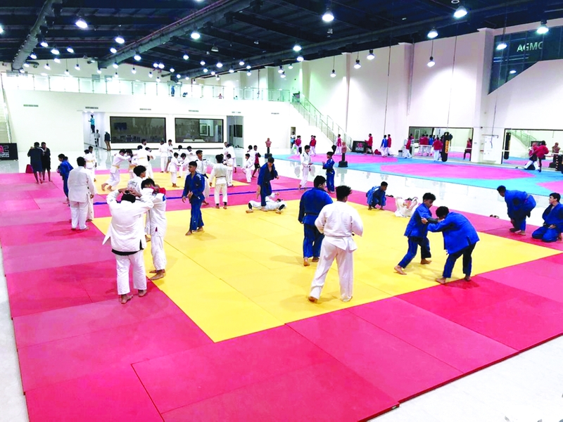 "من تدريبات منتخبنا خلال فترة الإعداد | البيان"