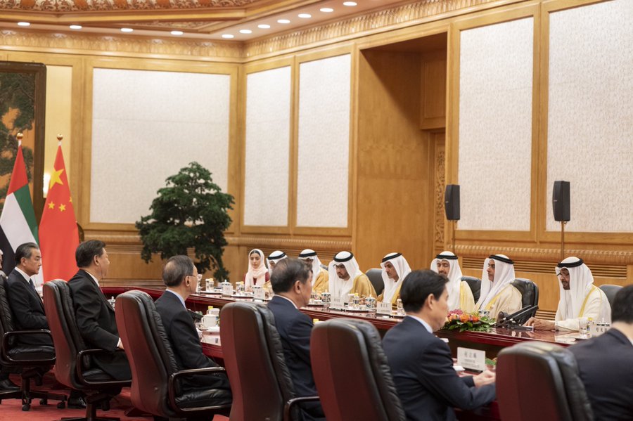 محمد بن زايد والرئيس الصيني يعقدان جلسة مباحثات رسمية في بكين