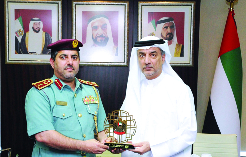 "عبد الله النعيمي وسعيد عبد الغفار خلال الزيارة | البيان"