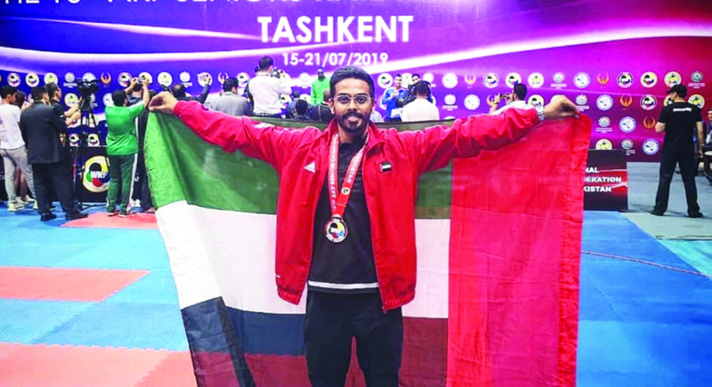 "أحمد باصليب نجم بارز في كاراتيه الإمارات | البيان"