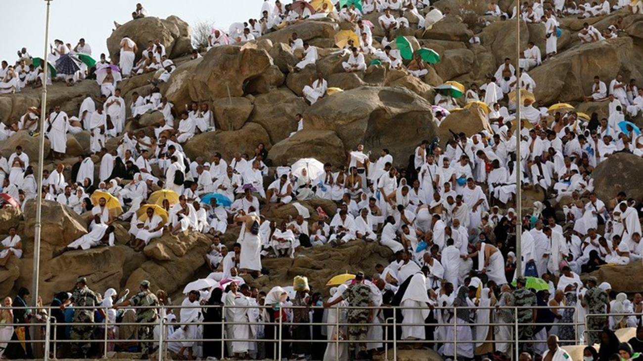 صورة رجل أمن سعودي تجوب الإنترنت حول العالم