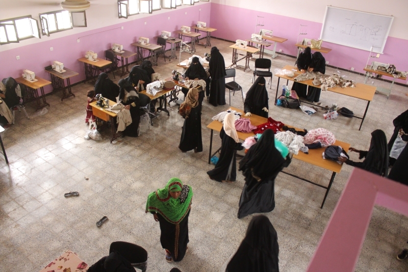 الهلال الأحمر يبث الحياة في مشغل الخوخة