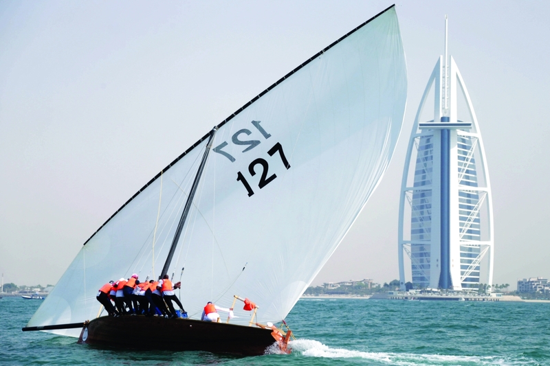 "Ⅶ القوارب الشراعية تبحر في افتتاح موسم سباقات دبي | من المصدر"