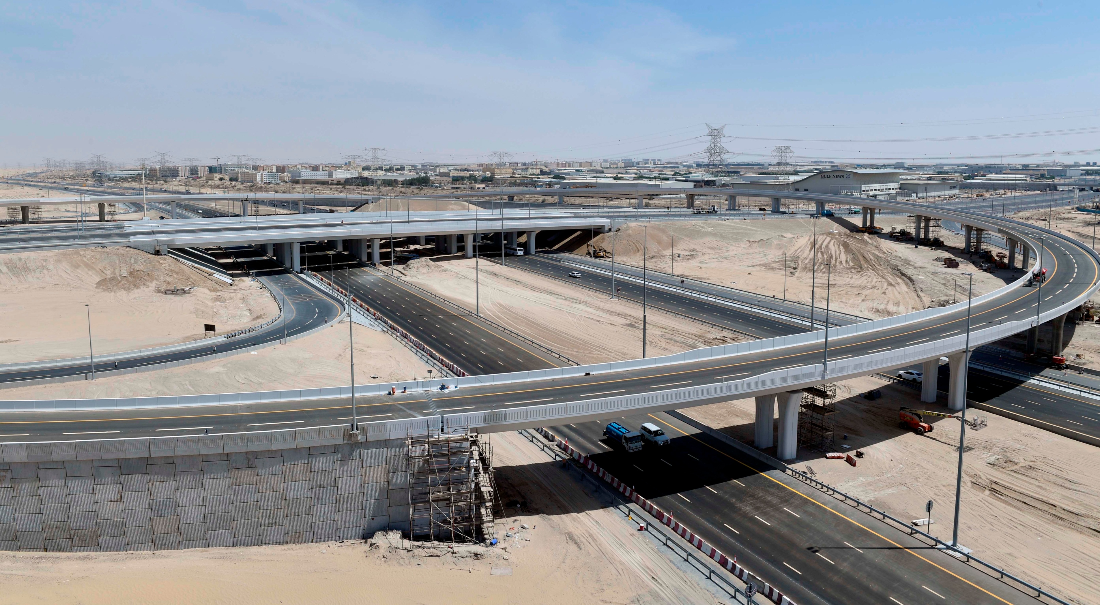 "تقاطع شارع الشيخ زايد بن حمدان آل نهيان مع شارع اليلايس"