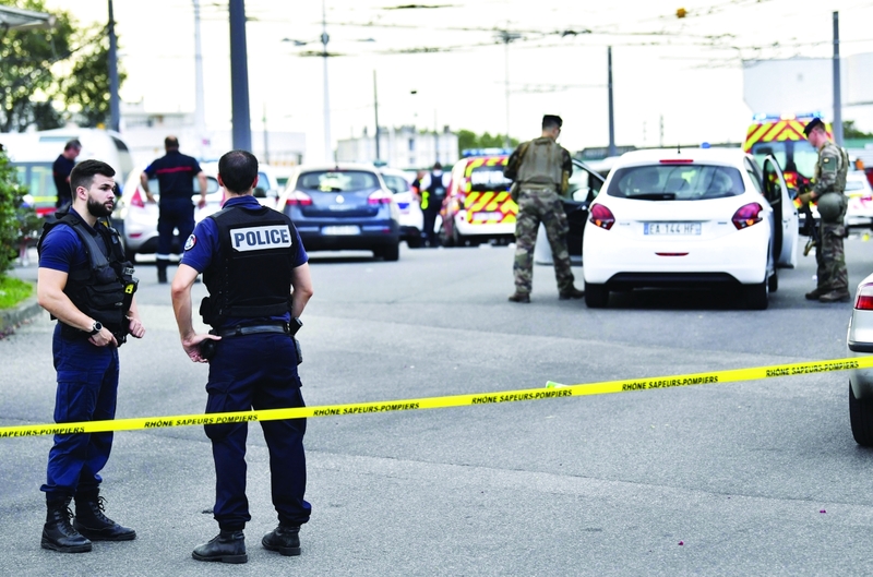 قتيل و8 جرحى بحادث طعن في فرنسا