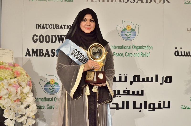 أنامل الإماراتيات تغزل التفرّد في الأزياء