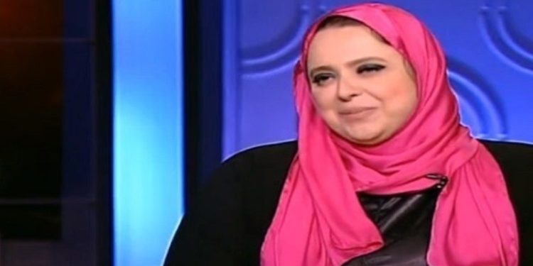 فنانة مصرية مشهورة تطلب المساعدة