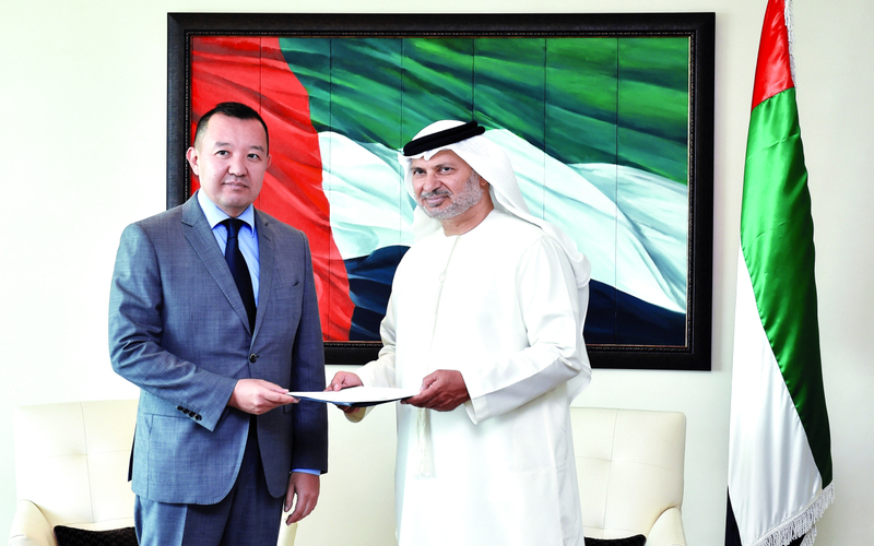 رسالة لمحمد بن زايد من رئيس قرغيزستان تتصل بالعلاقات