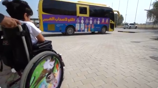 شاهد.. حافلات مدرسية ذكية لأصحاب الهمم في الإمارات