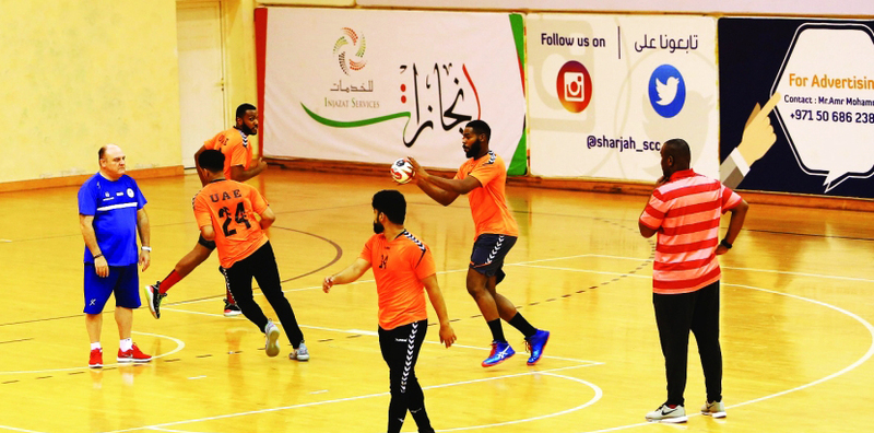 "جانب من تدريبات منتخب اليد | تصوير: غلام كاركر"
