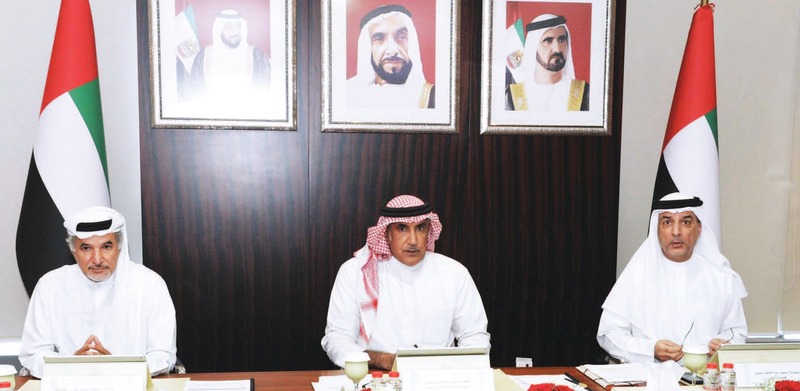 "محمد خلفان الرميثي مترئّساً اجتماع الهيئة العامة للرياضة بحضور سعيد عبد الغفار وسعيد حارب | البيان"