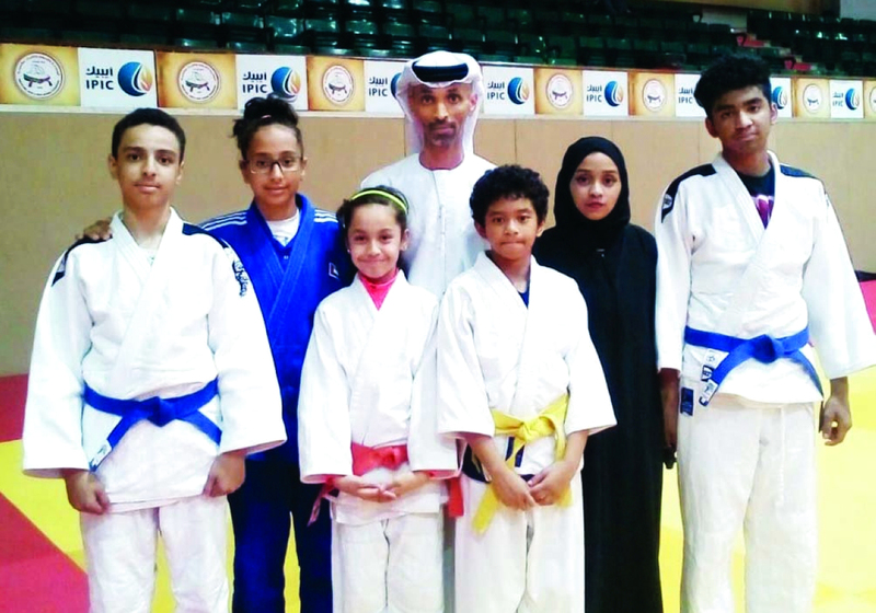 "أبناء وبنات عبد الله النيادي أبطال الفنون القتالية | البيان"