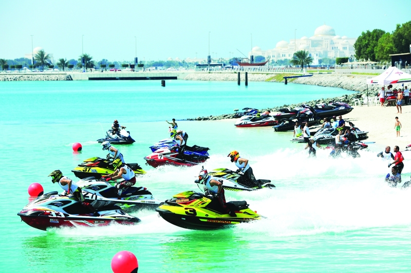 "ماراثون الإمارات للدراجات المائية ينطلق غداً | من المصدر"