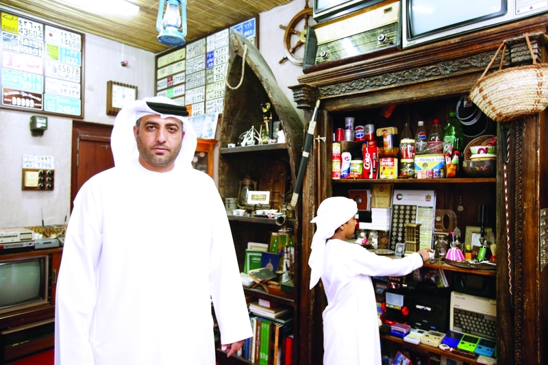 محمد البناء يجمع تاريخ المكان وقصص الفرجان