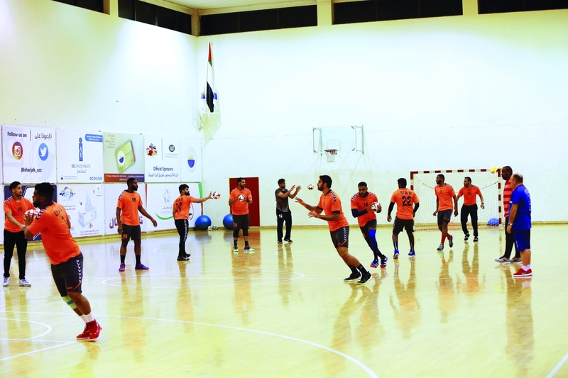 "جانب من تدريب سابق لمنتخب اليد | البيان"