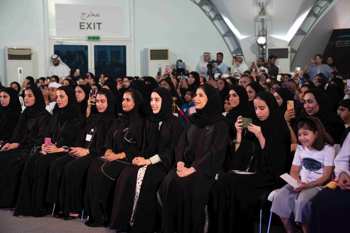 هزاع المنصوري يحاور شباب الإمارات من محطة الفضاء الدولية
