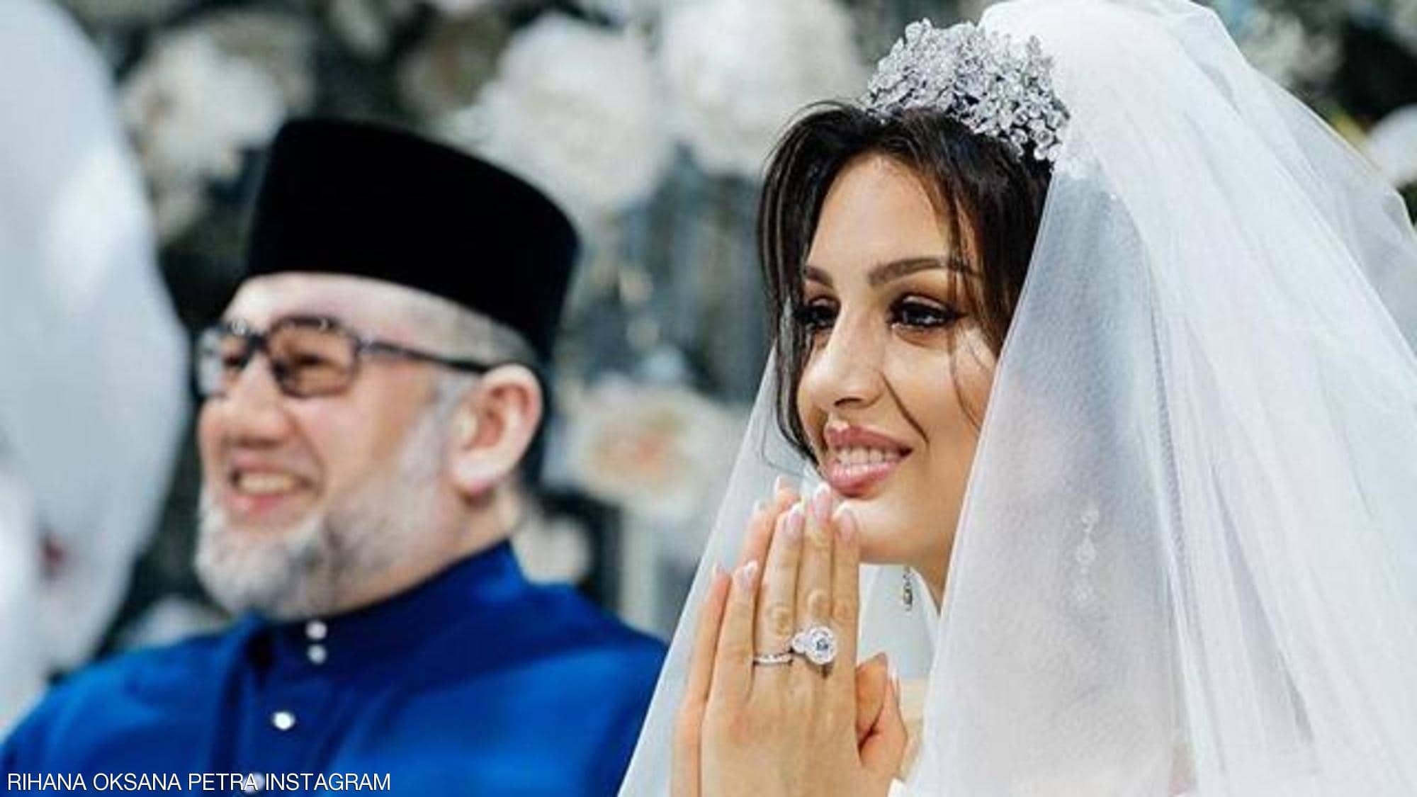 أوكسانا تهدد ملك ماليزيا السابق بفضح أسرار مؤلمة